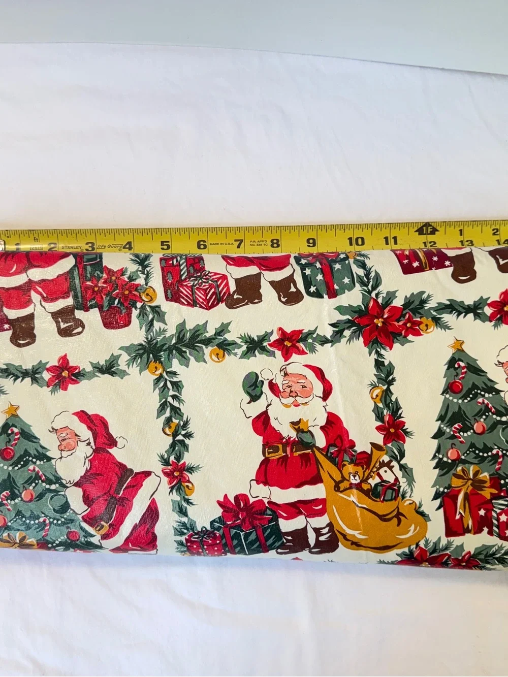 Vintage 70s Christmas Holiday Tablecloth, Vinyl Santa Design, Retro, Round 60”